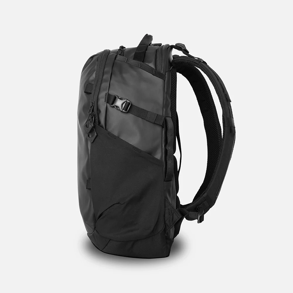 NIMBUS 18L in Black - Image 5